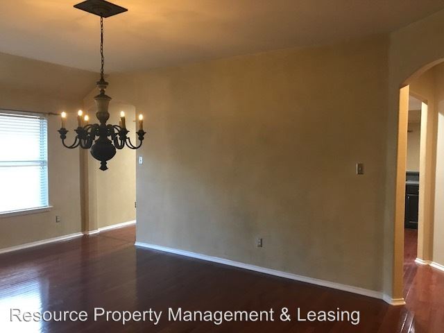 Building Photo - 13229 Evergreen Dr
