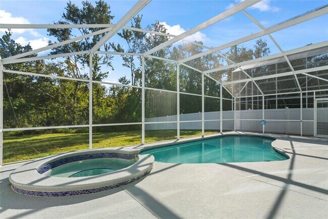 Foto del edificio - 214 Pinewood Dr