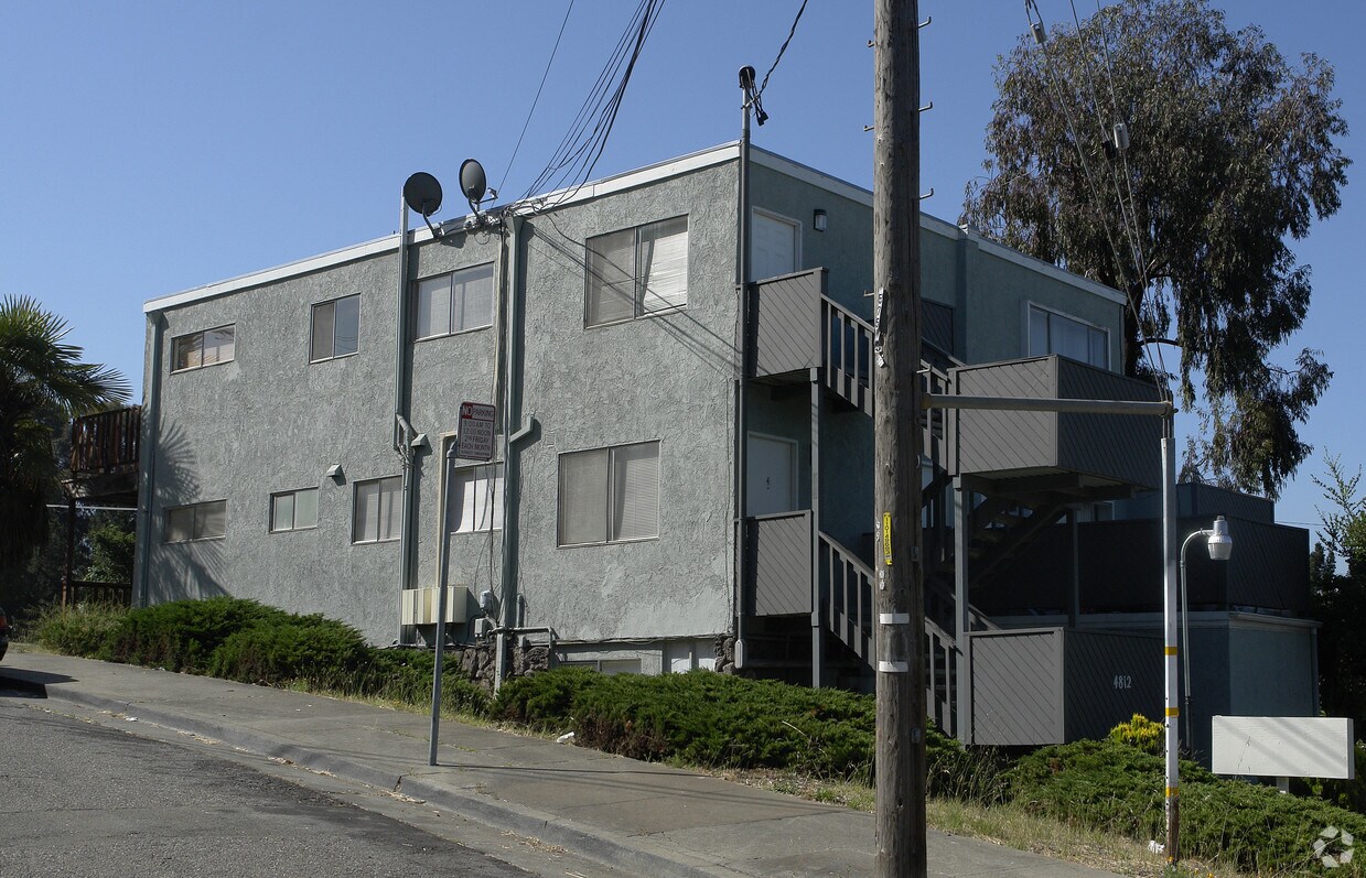Building Photo - 4812-4814 Tompkins Ave