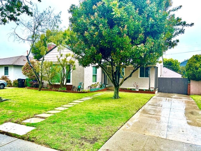 Building Photo - 3 Bed 2 Bath House