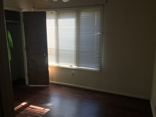 Foto del edificio - 9807 Memphis Ave