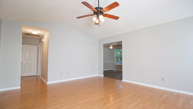 Foto del edificio - 642 Aspen St