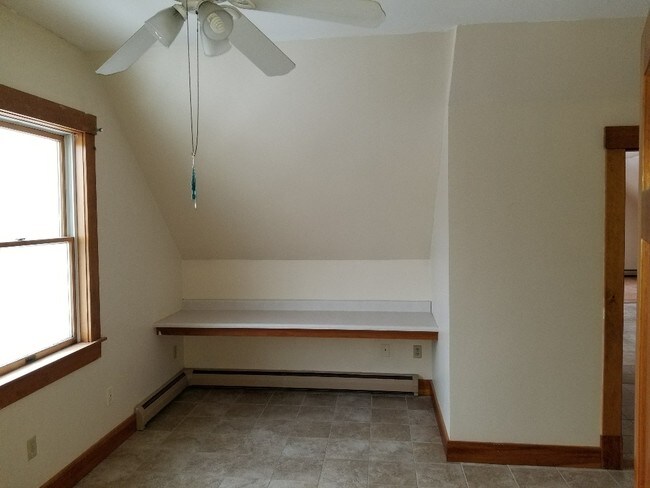 Building Photo - 336 Horseback Rd