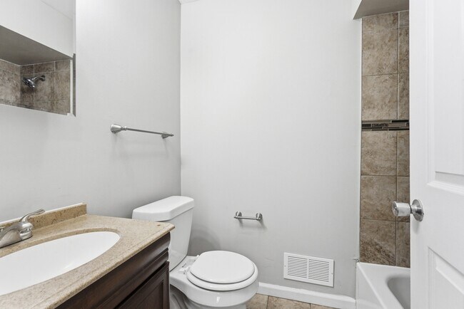 Foto del edificio - 23446 Calvin St