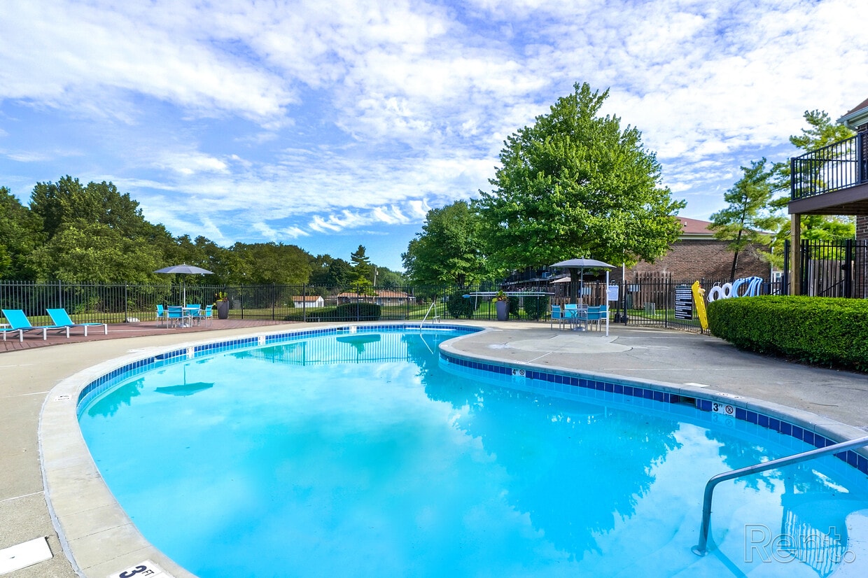 Piscina - Meridian Court