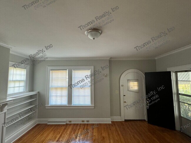 Foto del edificio - 823 Western Ave