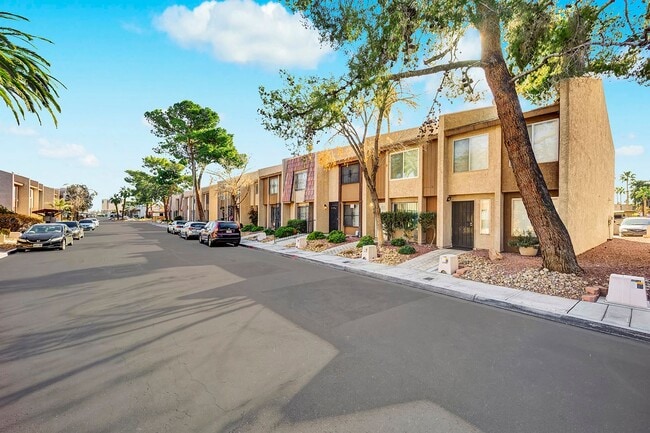 Building Photo - COMING SOON!!!  PARTIALLY FURNISHED 3 BEDROOM TOWNHOME NEAR CHINATOWN & STRIP