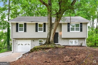 Building Photo - 2815 Fox Hall Ln N