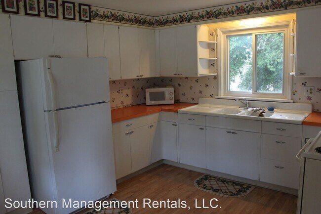 Foto del edificio - 3 br, 1.5 bath House - 431 N. Main Street