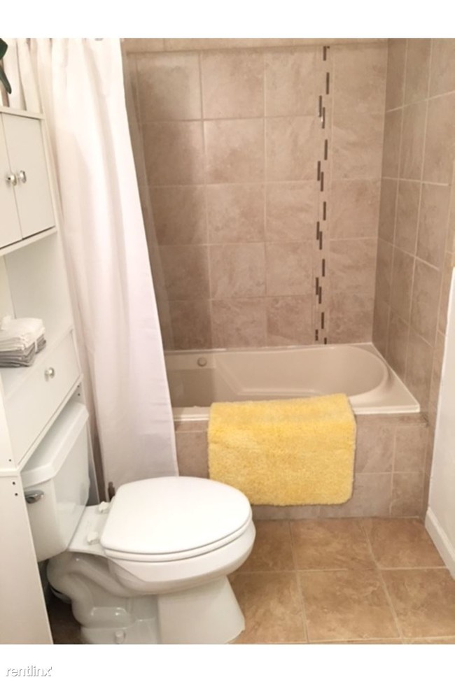 Building Photo - 2 br, 1 bath Condo - 8524 Boundary Ave