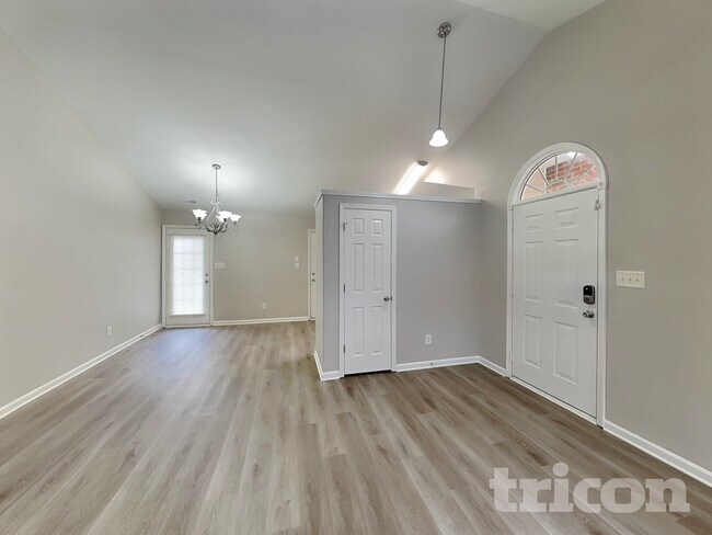 Foto del edificio - 212 Brookstone Dr