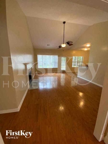 Building Photo - 109 Adthan Circle