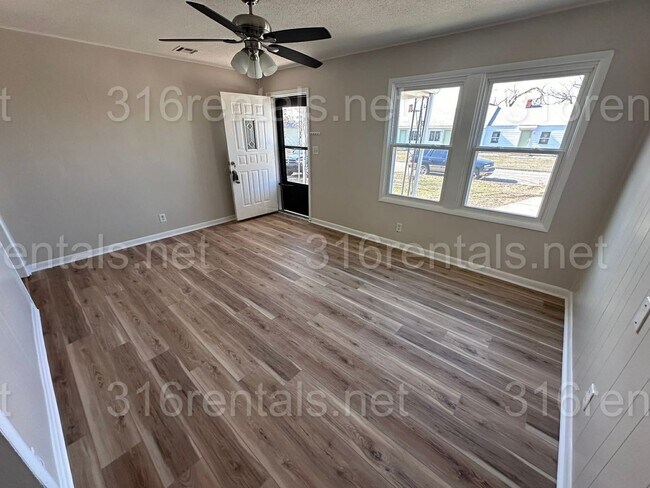 Foto del edificio - $1150 - **COMING SOON** 3 bed 1 bath - Single Family Home