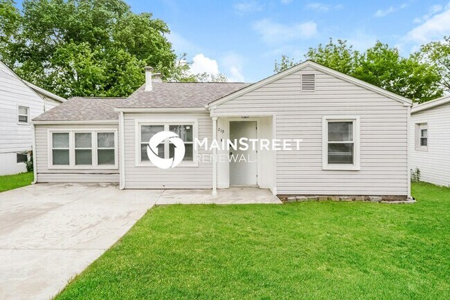 Foto del edificio - 3 Bedroom Pet-Friendly Home in St. Louis, MO with Main Street Renewal