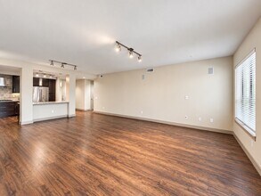 Building Photo - 10401 Town & Country Way