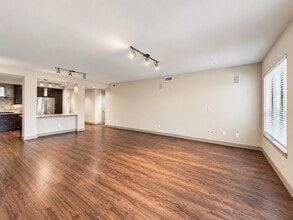 Building Photo - 10401 Town & Country Way