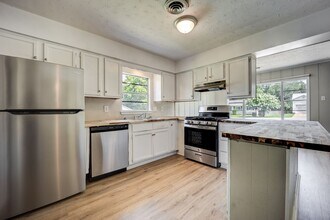 Building Photo - 1702 Independence St