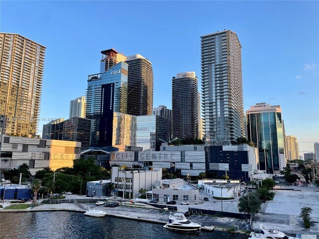 Foto del edificio - 92 SW 3rd St