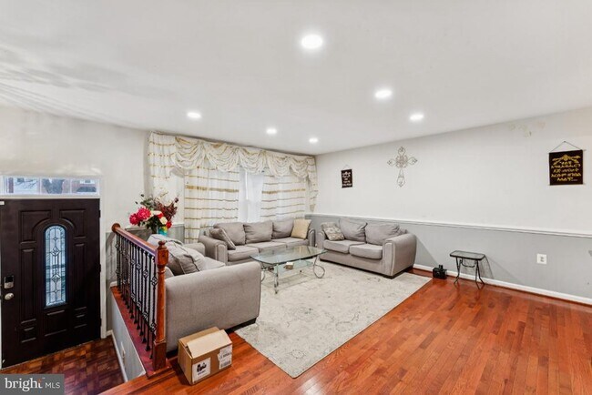 Foto del edificio - 14430 Bakersfield Ct