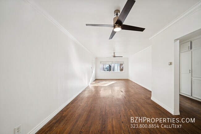 Building Photo - 3652 Carmona Ave