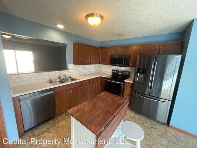 Building Photo - 3 br, 2 bath House - 1690 Midsummer Night ...