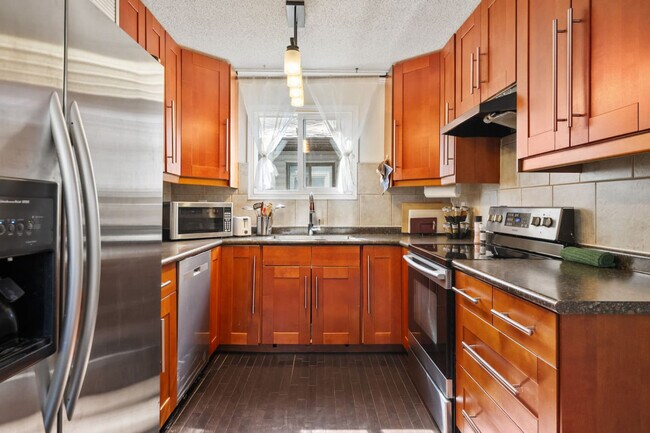 Photo du bâtiment - 64 Riverbirch Rd SE