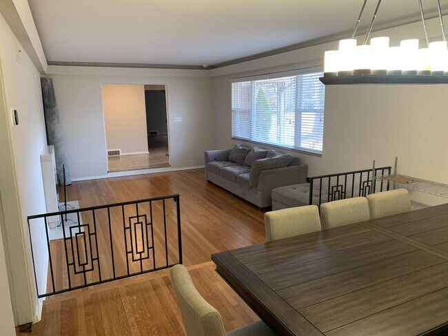 Foto del edificio - 5209 Walnut Grove Rd