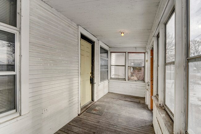 Building Photo - 3018 Avenue B