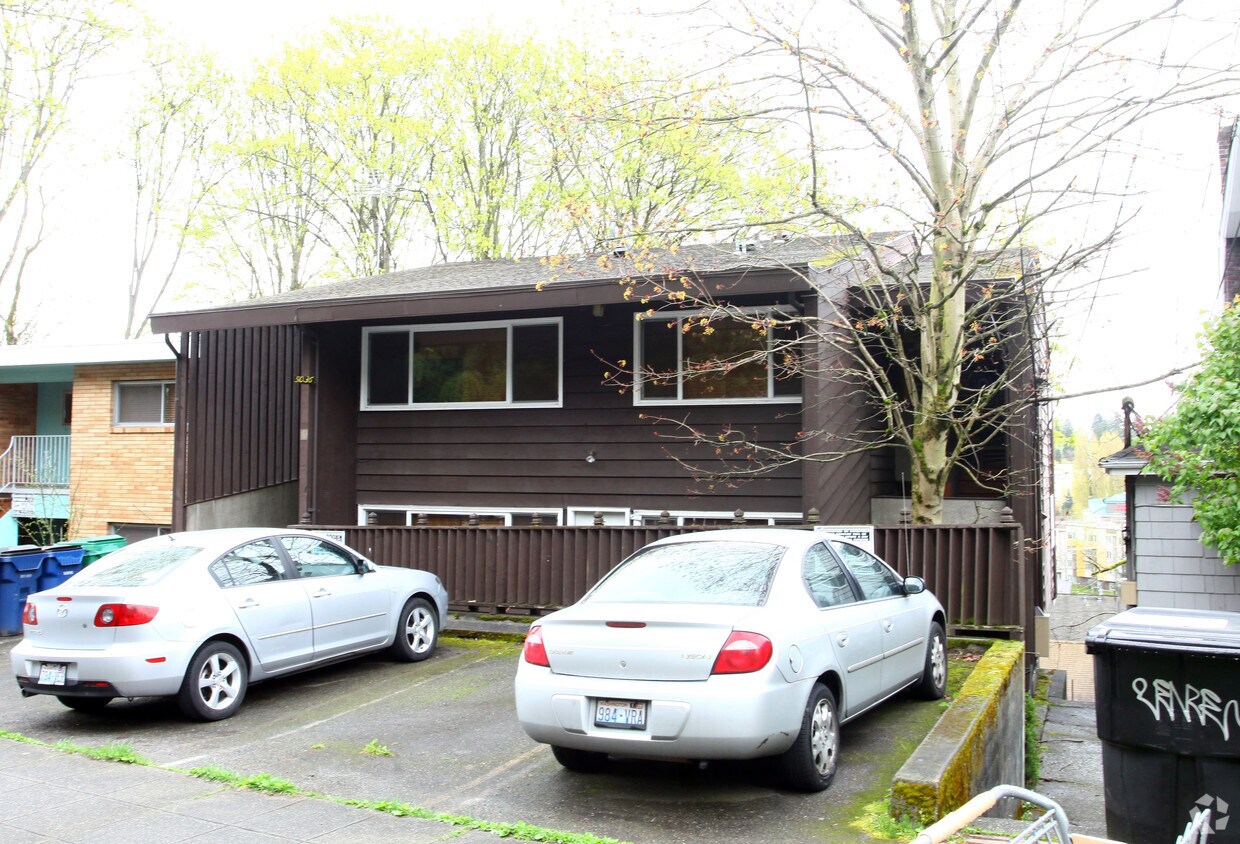 Building Photo - 5036 22nd Ave NE
