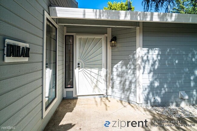 Building Photo - 2 br, 2 bath House - 1900 Maykirk Way, Sac...