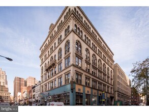 Building Photo - 701 Sansom St