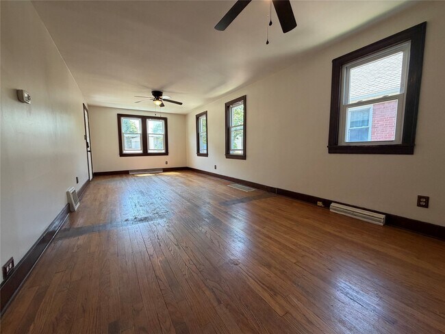 Foto del edificio - 522 E 33rd St