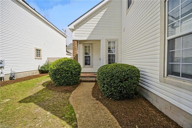 Foto del edificio - 2212 Creeks Edge Dr