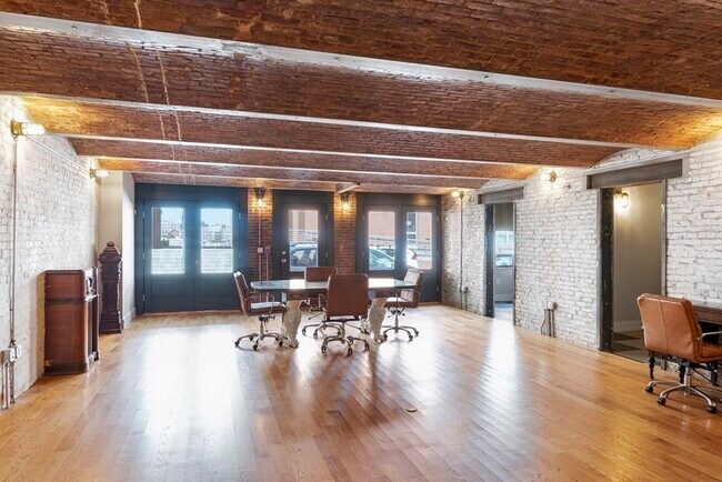 Building Photo - 139 Border St