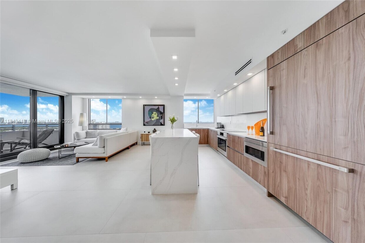 Foto principal - 1330 West Ave