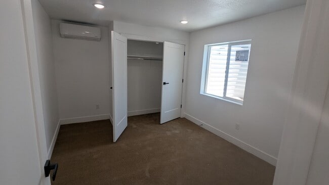 Building Photo - 503 E 100 N