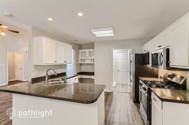 Foto del edificio - 350 Sunderland Cir, Fayetteville, GA, 30215