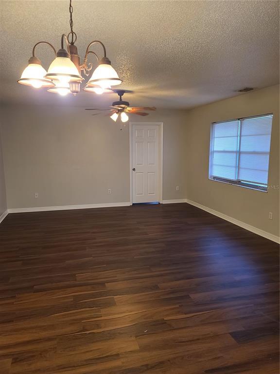 Building Photo - 14 Windtree Ln