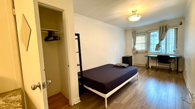 Building Photo - 3617 Rue Sainte-Famille