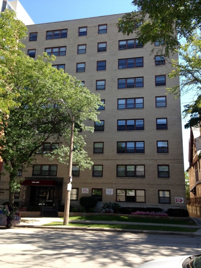BonAire Apartments in Milwaukee, WI