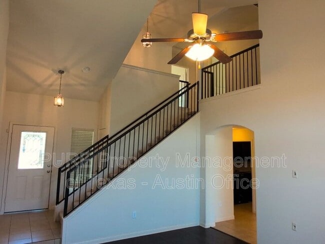 Building Photo - 10924 Pilgrimage Dr