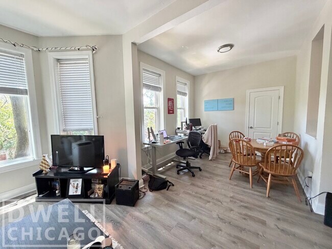 Foto del edificio - 2846 N Mildred Ave