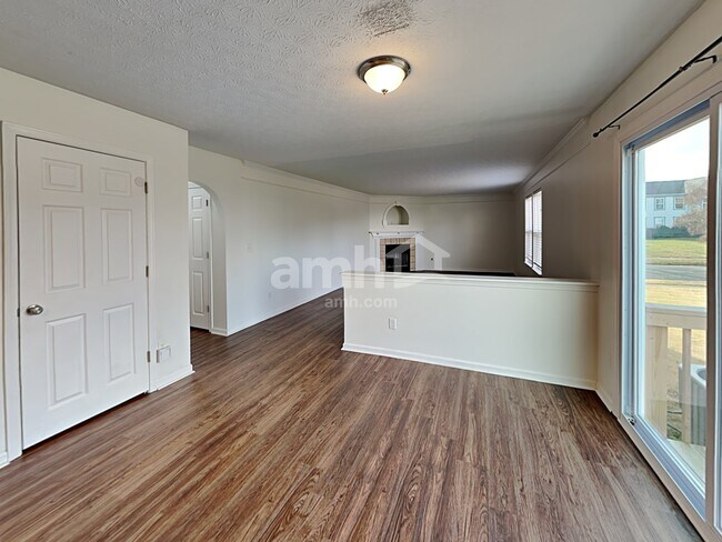 Foto del edificio - 125 Simsbury Ct