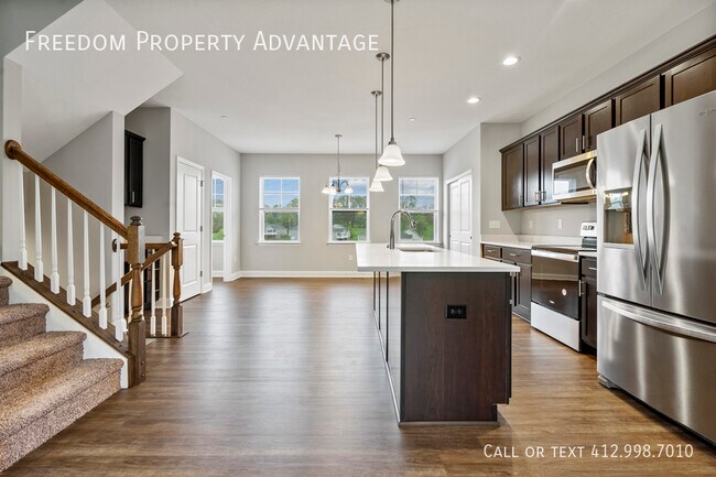 Foto del edificio - 62 Hawthorne Dr - 2BR Townhouse - Washington