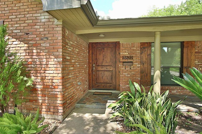 Building Photo - 3622 Sun Valley Dr