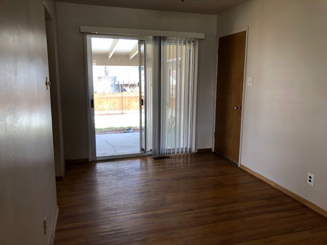 Foto del edificio - 1481 Hazelwood Dr