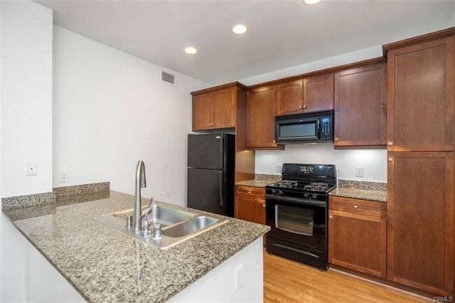 Condo With Luxury Amenities - Condo With Luxury Amenities