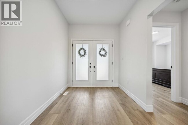 Building Photo - 640 Sweetbay Cres