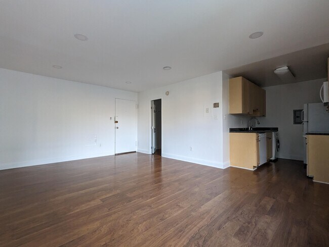 Building Photo - 5601 Parker House Terrace