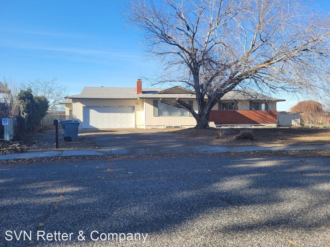 Primary Photo - 5 br, 4 bath House - 1807 Birch Avenue